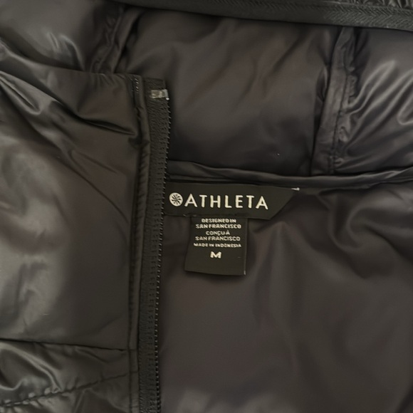 ATHLETA Black Puffer Vest Aire Packable Layer Travel Recycled Nylon - Picture 9 of 9